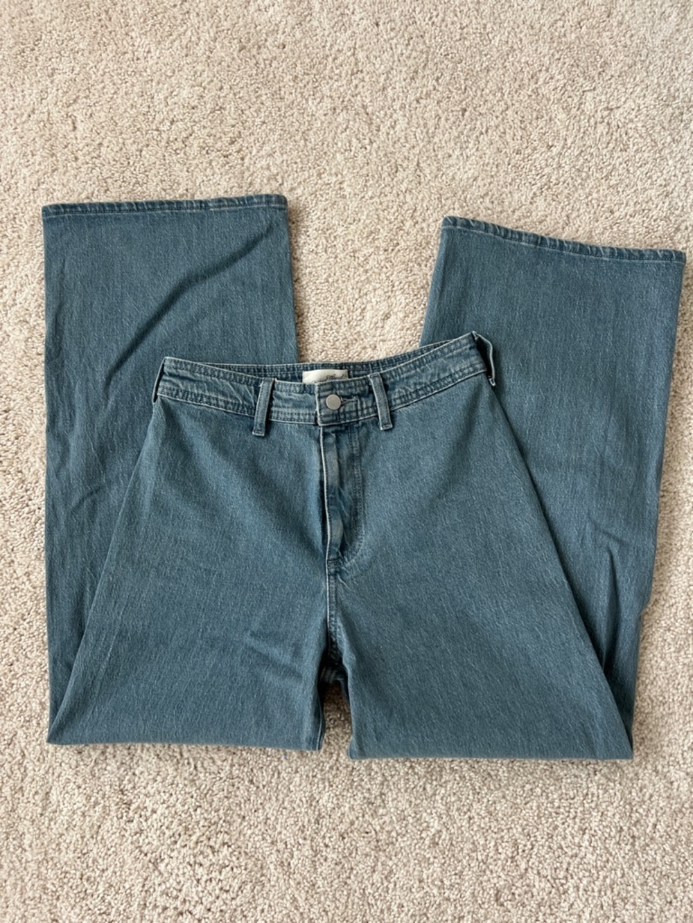 NWOT Universal Thread Wide Leg High Rise Ankle jeans, size 4